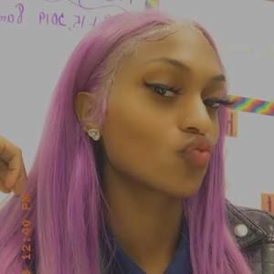 Meet your Posher, Mikala